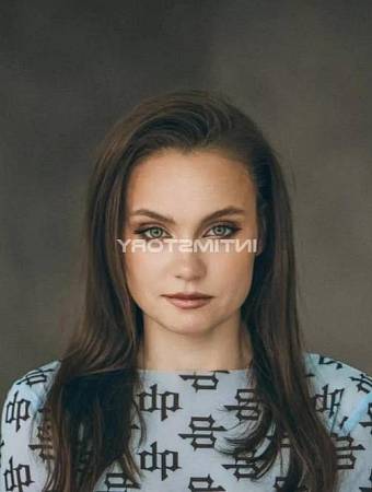 Аня Секс на Шпагате