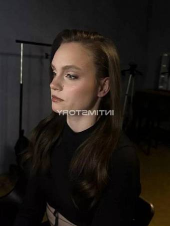 Аня Секс на Шпагате